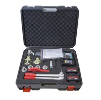 {{photo.Alt || photo.Description || 'Комплект аккумуляторного инструмента для монтажа аксиальных фитингов VRT®'}}